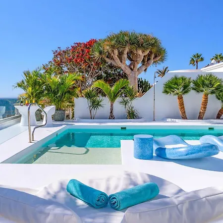 Ocean People By Villa Puerto del Carmen (Lanzarote)
